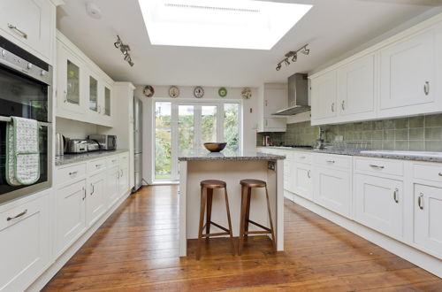 Foto 17 - Charming 4-bed House w Garden in Fulham