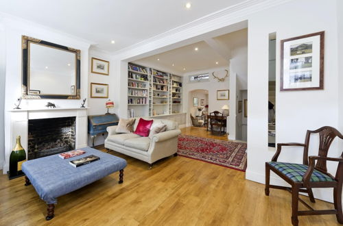 Foto 7 - Charming 4-bed House w Garden in Fulham