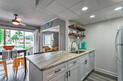 Photo 11 - Cozy Destin Condo w/ Amenities + Private Beach