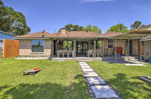 Photo 26 - Waterfront Lake Home w/ Deck - New Renovations