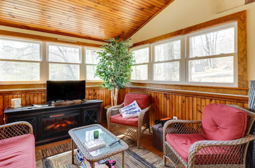 Photo 28 - Lake Wallenpaupack Cabin w/ Boat Trailer Parking