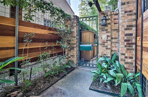 Foto 10 - Stunning Houston Home w/ Private Backyard