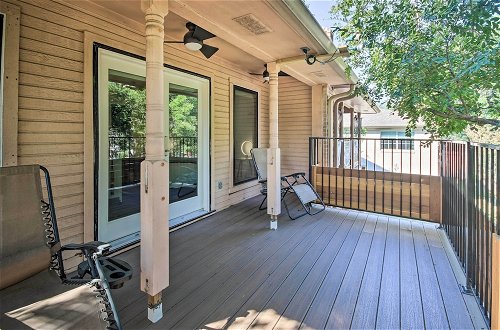 Foto 21 - Stunning Houston Home w/ Private Backyard