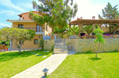 Foto 4 - Villa Karteros With Private Swimming Pool