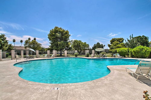 Photo 15 - Sunny Scottsdale Townhome - Walk to Trolley & Lake