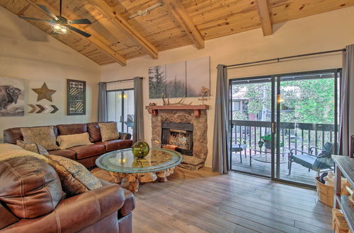 Photo 28 - Quaint Pinetop Retreat w/ Balcony & Grill