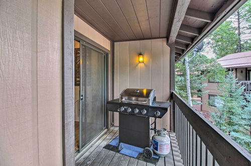 Photo 22 - Quaint Pinetop Retreat w/ Balcony & Grill