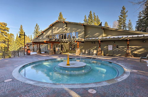 Foto 16 - Expansive Truckee Cabin w/ Deck & Resort Amenities