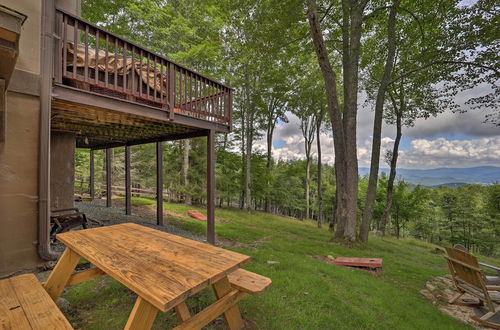 Foto 11 - Cabin Retreat w/ Hot Tub & Amazing Mountain Views