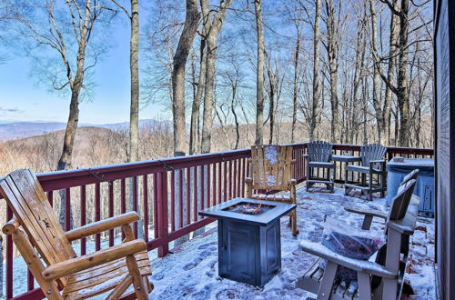 Photo 12 - Cabin Retreat w/ Hot Tub & Amazing Mountain Views