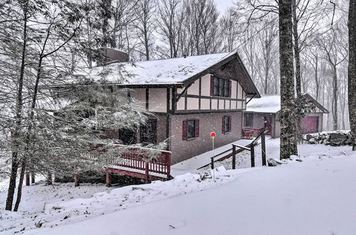 Photo 6 - Cabin Retreat w/ Hot Tub & Amazing Mountain Views