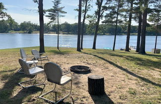 Foto 2 - Peaceful Long Lake Cottage w/ Deck, Dock & Kayaks