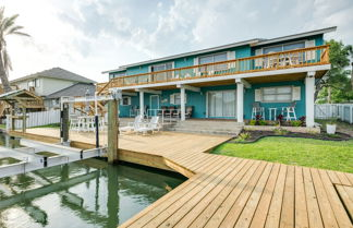 Foto 1 - Charming Rockport Abode w/ Private Boat Dock