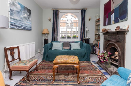 Photo 19 - Charming 2BD Georgian Town House - Camden Town