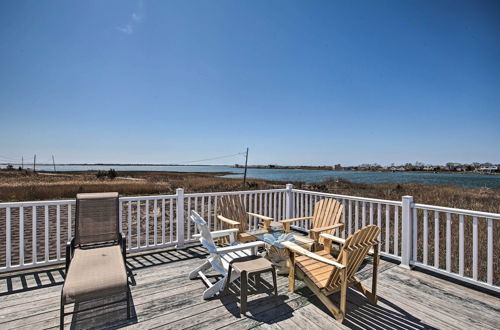 Foto 14 - Waterfront Home w/ Large Deck & Dock on Narrow Bay