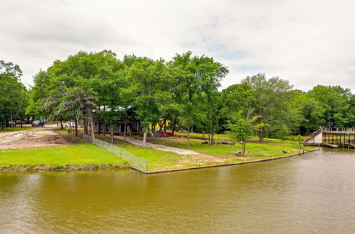 Photo 2 - Mabank House w/ Water View, Decks & Fire Pit