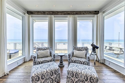 Foto 18 - Luxe, Beachfront PCB Home w/ Decks & Grill