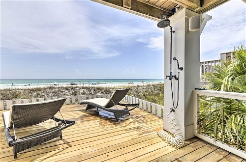 Foto 6 - Luxe, Beachfront PCB Home w/ Decks & Grill