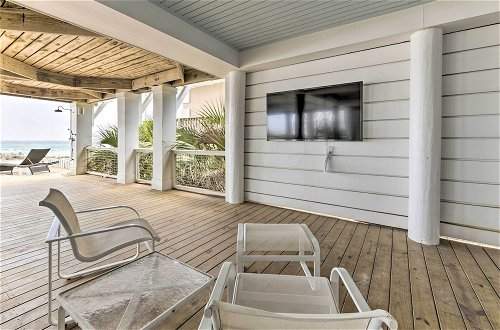 Foto 13 - Luxe, Beachfront PCB Home w/ Decks & Grill