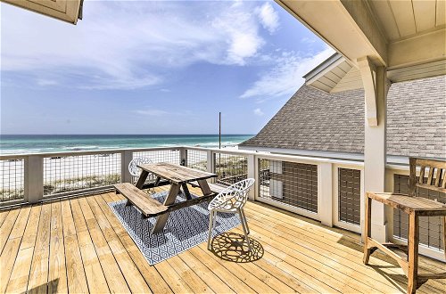 Foto 39 - Luxe, Beachfront PCB Home w/ Decks & Grill