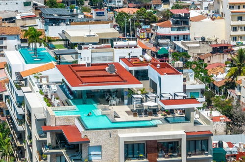 Photo 38 - Top Floor Loft Building Amazing Rooftop Pool