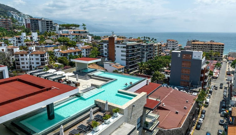 Photo 1 - Top Floor Loft Building Amazing Rooftop Pool