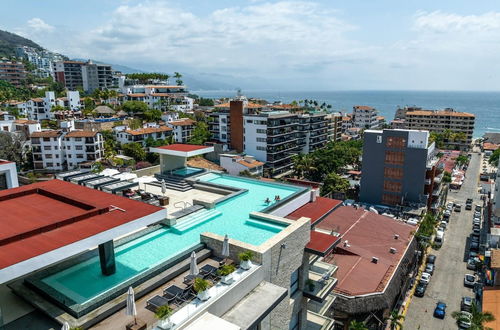 Photo 1 - Top Floor Loft Building Amazing Rooftop Pool