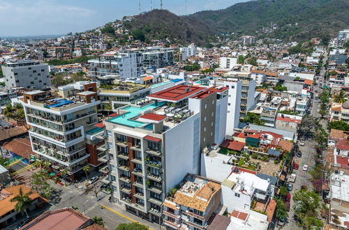 Photo 37 - Top Floor Loft Building Amazing Rooftop Pool