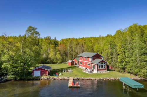 Foto 10 - Spacious Lakeside Family Home on Big Bearskin Lake