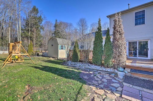 Photo 6 - Long Pond Hideaway w/ Deck + Private Hot Tub