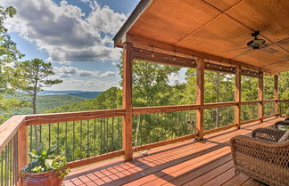 Foto 1 - Spacious Log Cabin w/ Fire Pit & Game Room