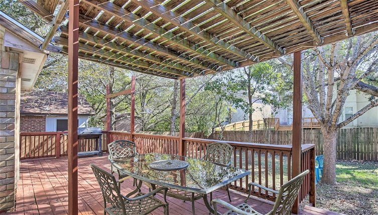 Foto 1 - San Antonio Abode w/ Spacious Backyard & Deck