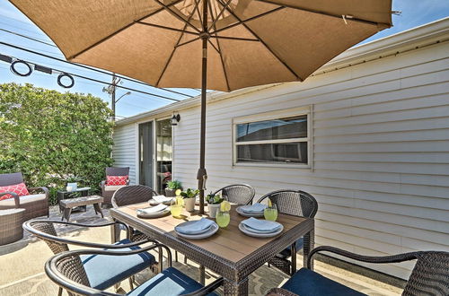 Foto 5 - Beachy Lavallette Cottage w/ Outdoor Shower, Patio