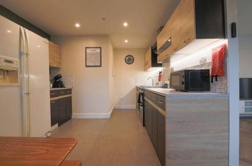 Foto 6 - 2-bed Apartment in Central Cardiff With Parking