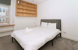 Photo 2 - Sleek & Central 2BD Flat - Haymarket