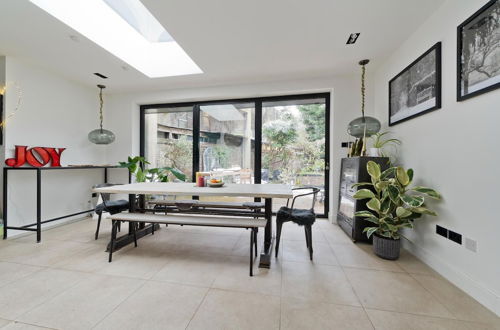 Photo 7 - Stunning one Bedroom Flat With Large Terrace in Chiswick by Underthedoormat