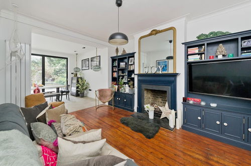 Foto 12 - Stunning one Bedroom Flat With Large Terrace in Chiswick by Underthedoormat