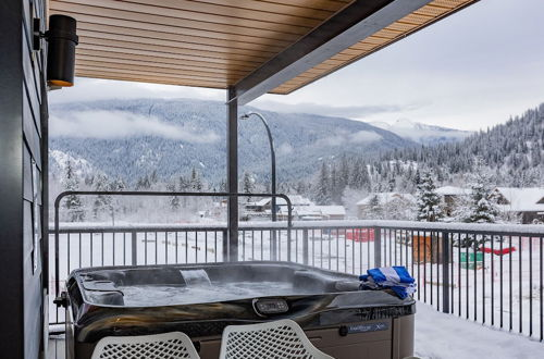 Photo 21 - Q’s Hideaway by Revelstoke Vacations
