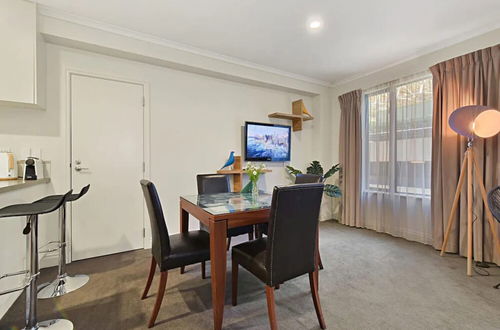 Foto 4 - Spacious Retreat On Queen Street With Gym And Pool