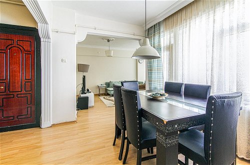 Photo 3 - Centrally Located Chic Flat in Sisli