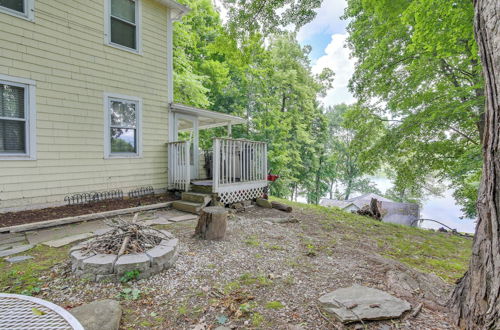 Foto 20 - Charming Danbury Cottage w/ Lake Kenosia Access