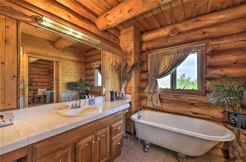 Photo 15 - Exquisite Log Home With Lander Valley Views