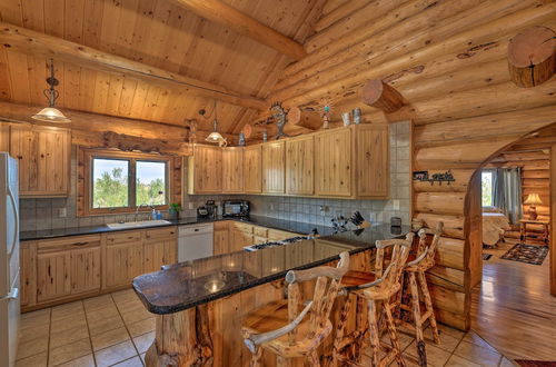 Photo 5 - Exquisite Log Home With Lander Valley Views