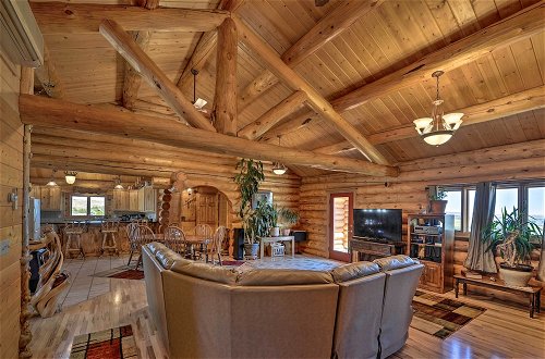 Photo 32 - Exquisite Log Home With Lander Valley Views