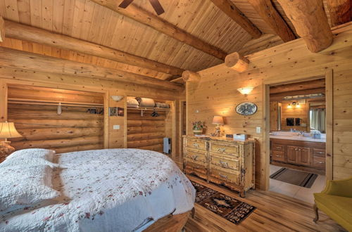 Photo 4 - Exquisite Log Home With Lander Valley Views