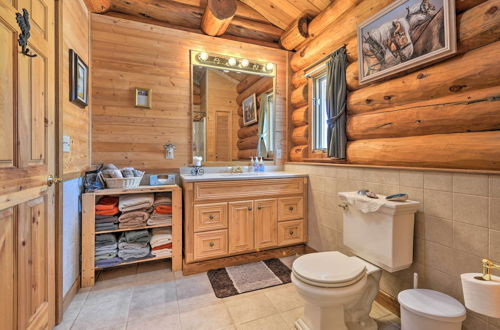 Photo 9 - Exquisite Log Home With Lander Valley Views