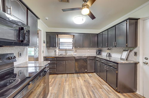 Photo 26 - Broken Arrow Home: Family-friendly Amenities