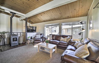 Photo 1 - Mammoth Lakes Condo w/ Pool < 5 Mi to Skiing