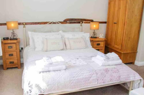 Photo 5 - Charming 1-bed Cottage Located in Ironbridge