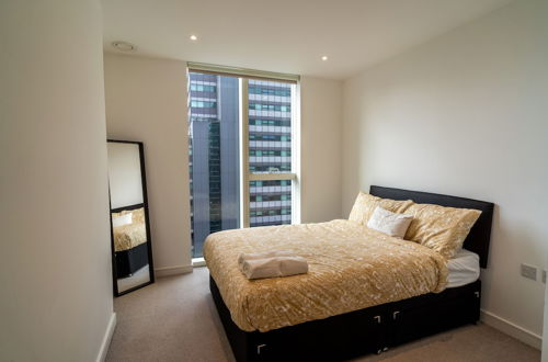 Foto 5 - Luxury 2-bed Croydon Apartment Near Gatwick